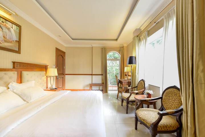 Room 17 of 45