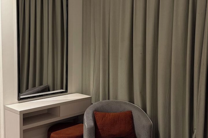 Room 9 of 29