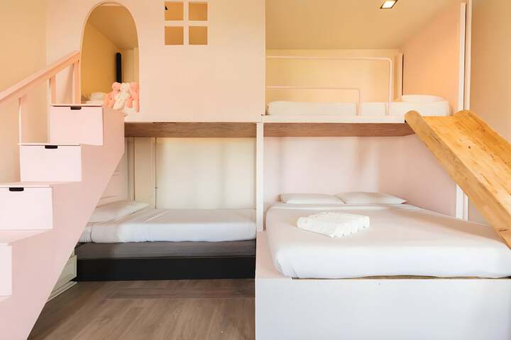 Room 4 of 31