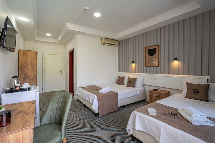 Room 3 of 28