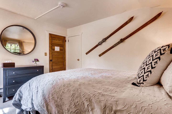 Room 9 of 48