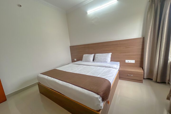Room 34 of 76
