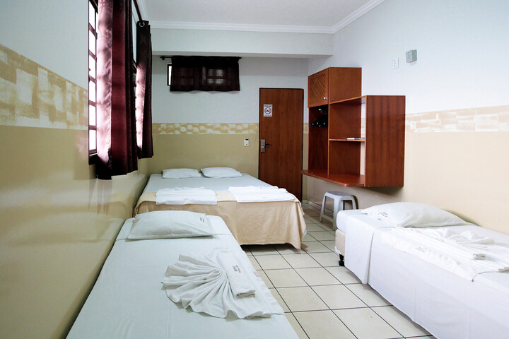 Room 2 of 18