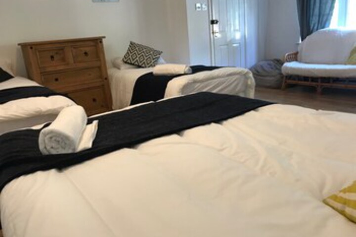 Room 33 of 40