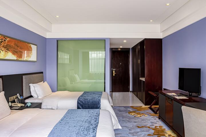 Room 16 of 72