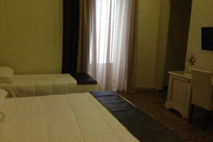 Room 20 of 28