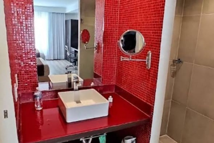 Room 17 of 23