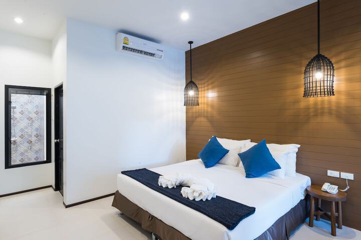Room 4 of 126