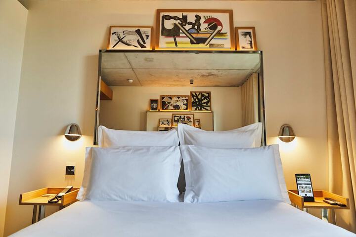 Room 46 of 98
