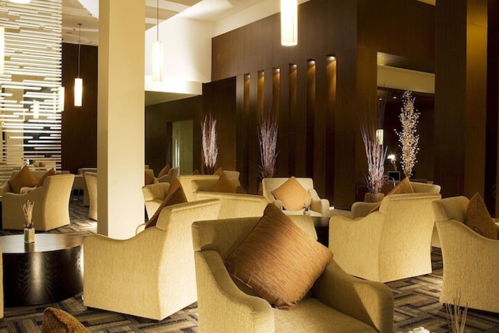 Entrance & Lobby