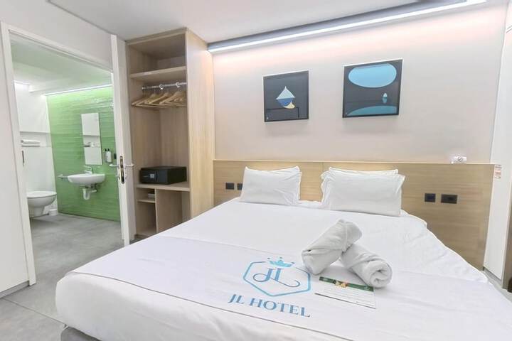 Room 48 of 79