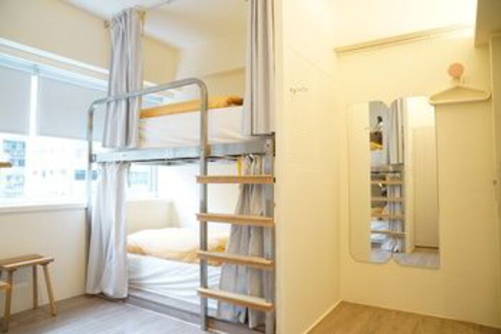 Room 16 of 31