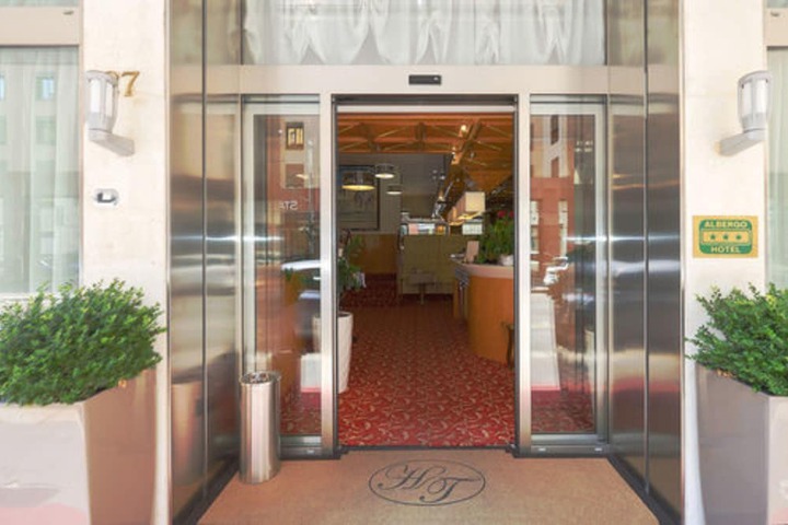 Hotel Entry