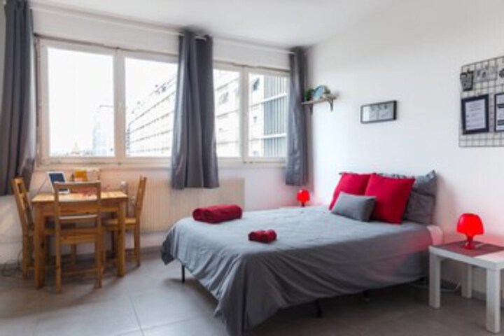 Brightn Cosy Renovated Studio in Downtown