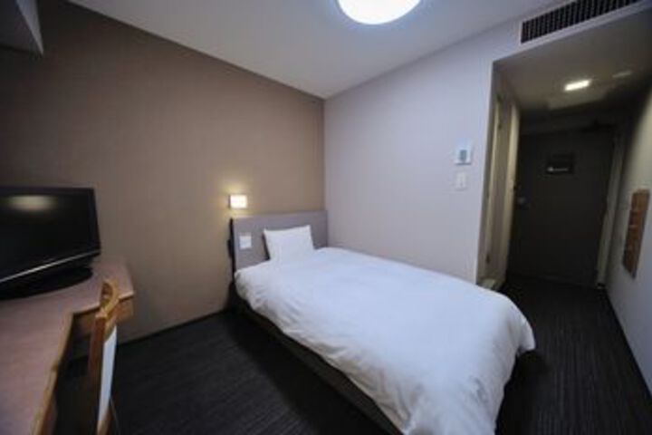 Room 14 of 38