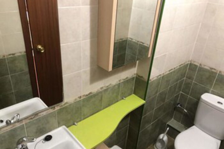 Room 4 of 16
