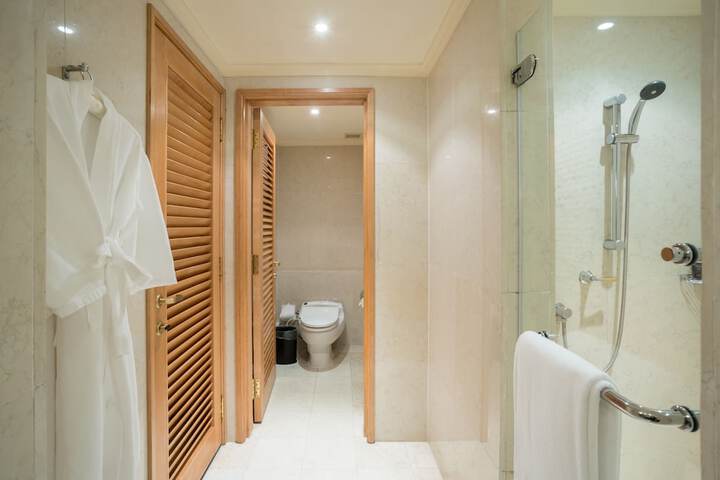 Clean Restrooms