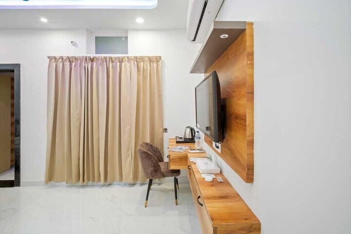Room 32 of 45