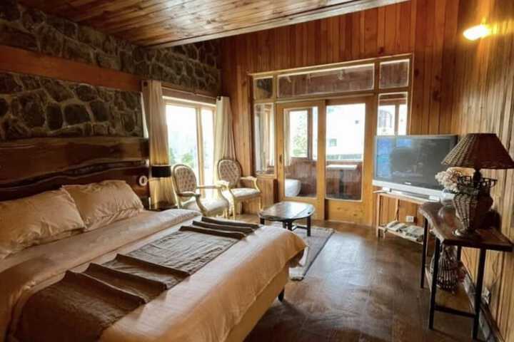 Room 2 of 7