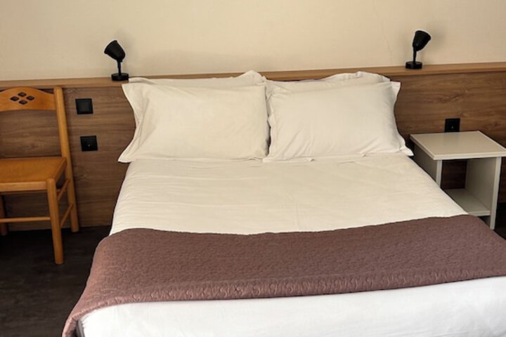 Room 51 of 76