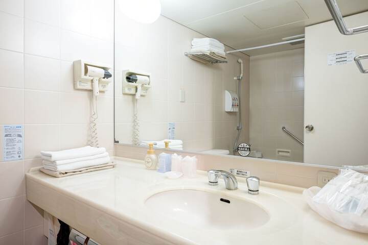Room 208 of 239