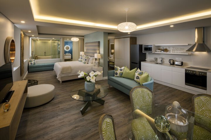 Room 3 of 52