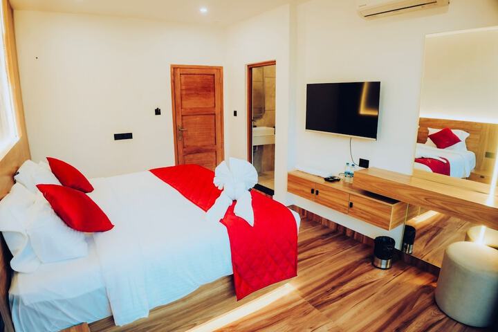 Room 12 of 19