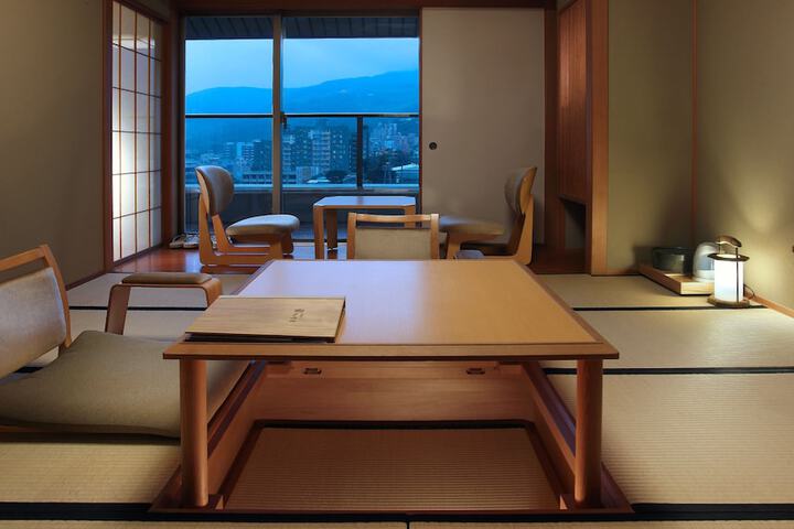 Room 25 of 64