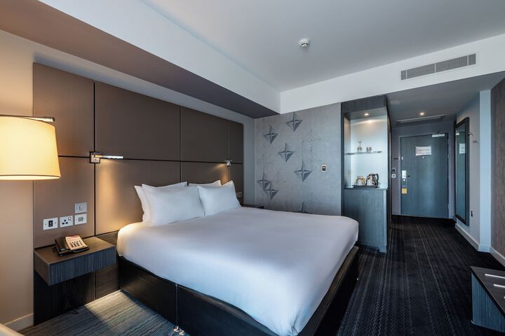Room 21 of 233