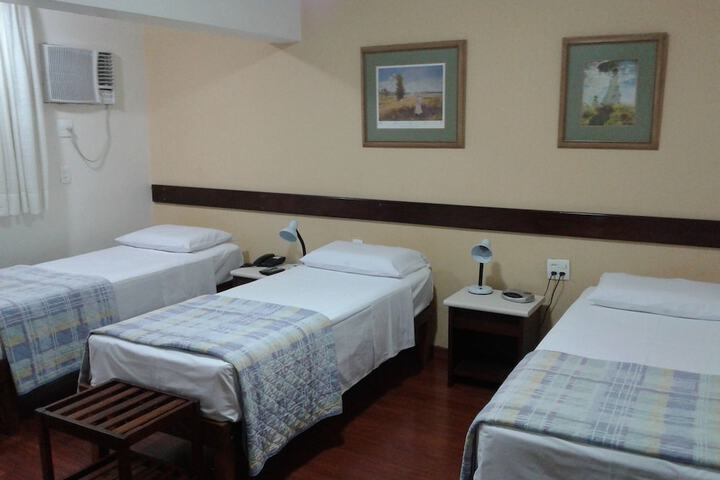 Room 10 of 72