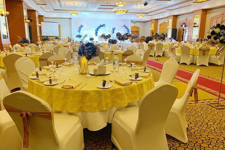 Ballroom/Hall 34 of 38