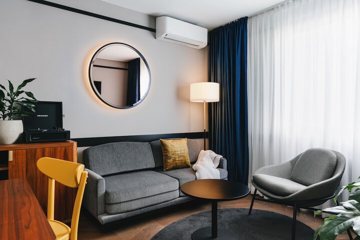 Room 13 of 63