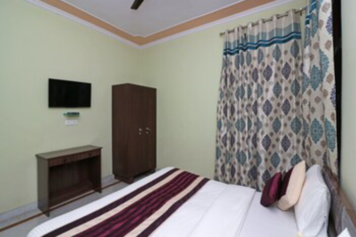Room 16 of 24