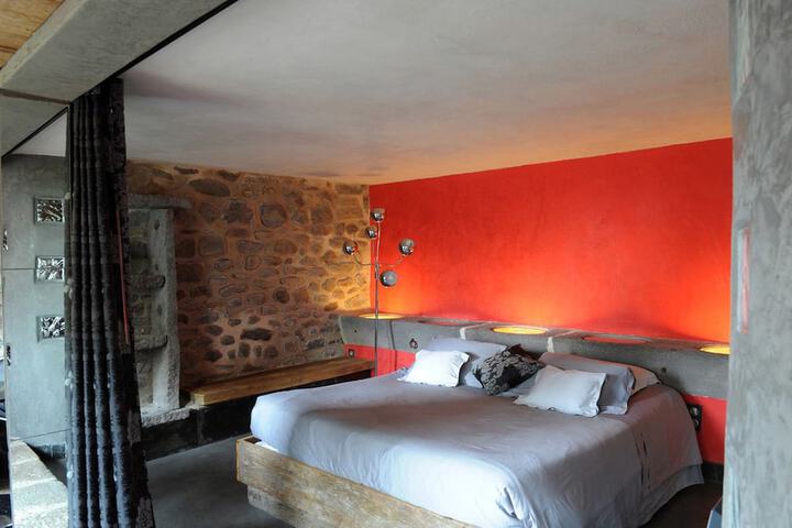 Room 9 of 47