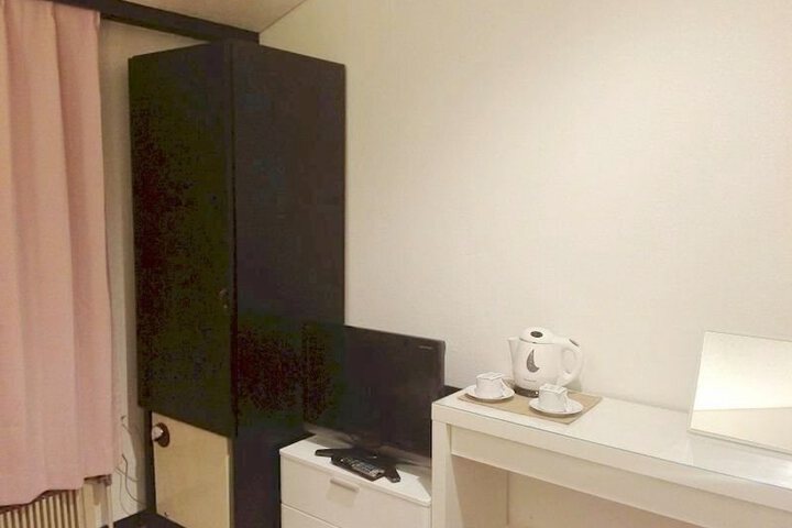 RESORT INN LAUSANNE