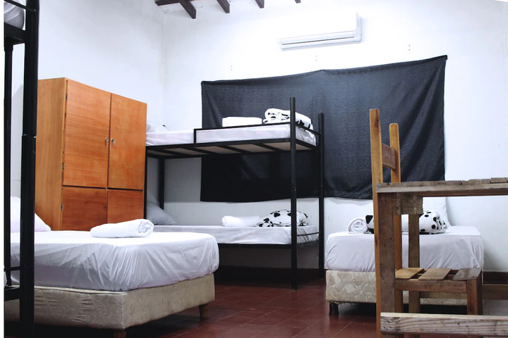 Room 5 of 10
