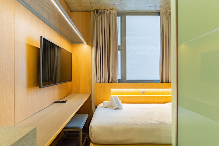 Room 28 of 71