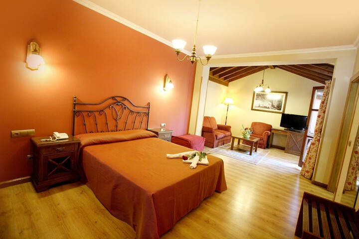 Room 4 of 34