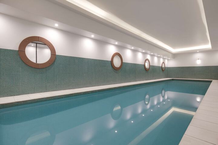 Hotel with Pool