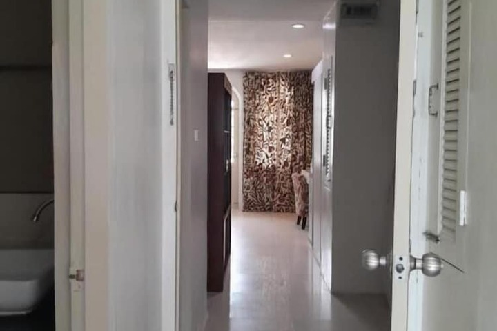 Room 10 of 36