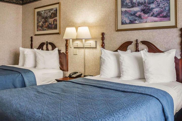 2 Double Beds (18 of 18)