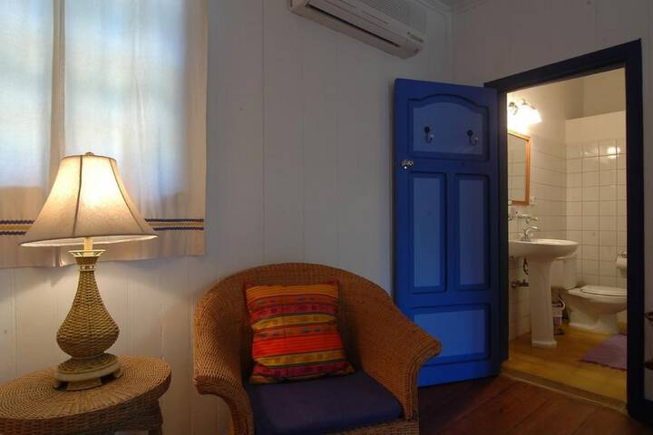 Room 17 of 46