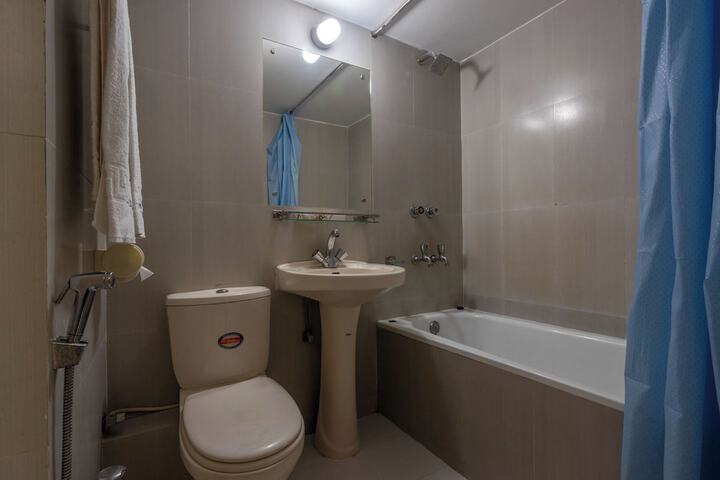 Room 16 of 19