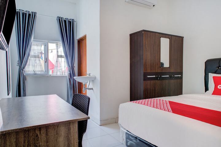 Room 13 of 26