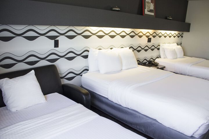 2 Queen Beds (1 of 23)