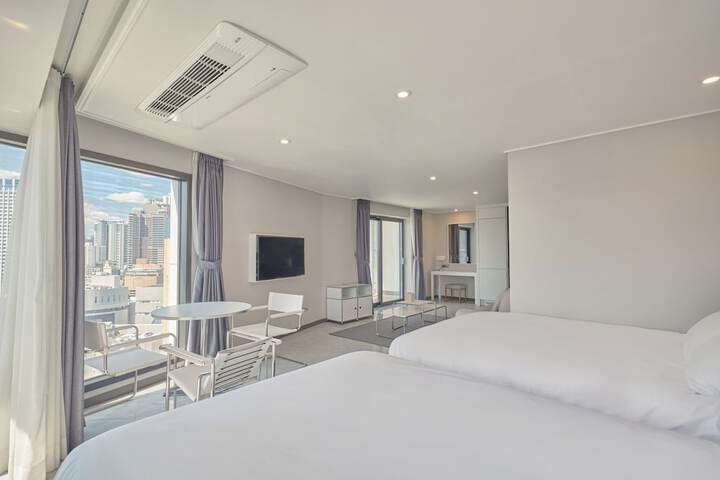Room 14 of 29