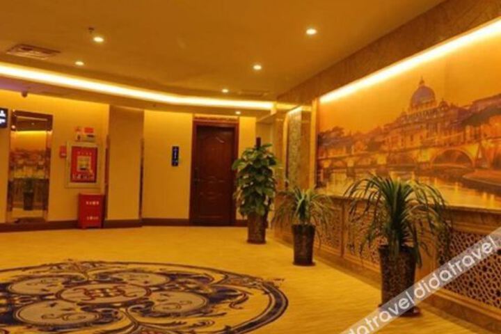 Hotel Interior 5 of 17