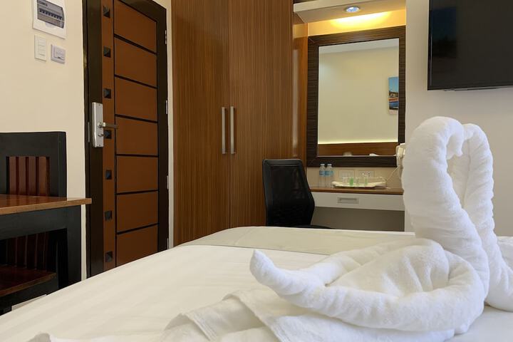 Room 13 of 53