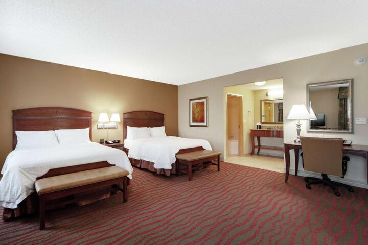 2 Queen Beds (2 of 15)
