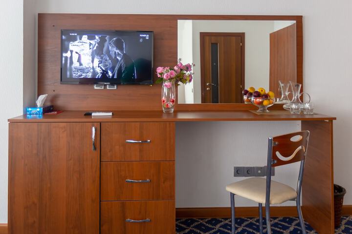 Room 17 of 32